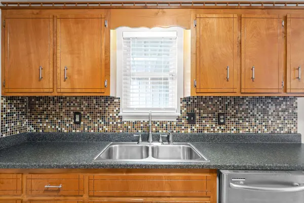 129 Bumpus Mill Rd, Oak Grove, KY 42262