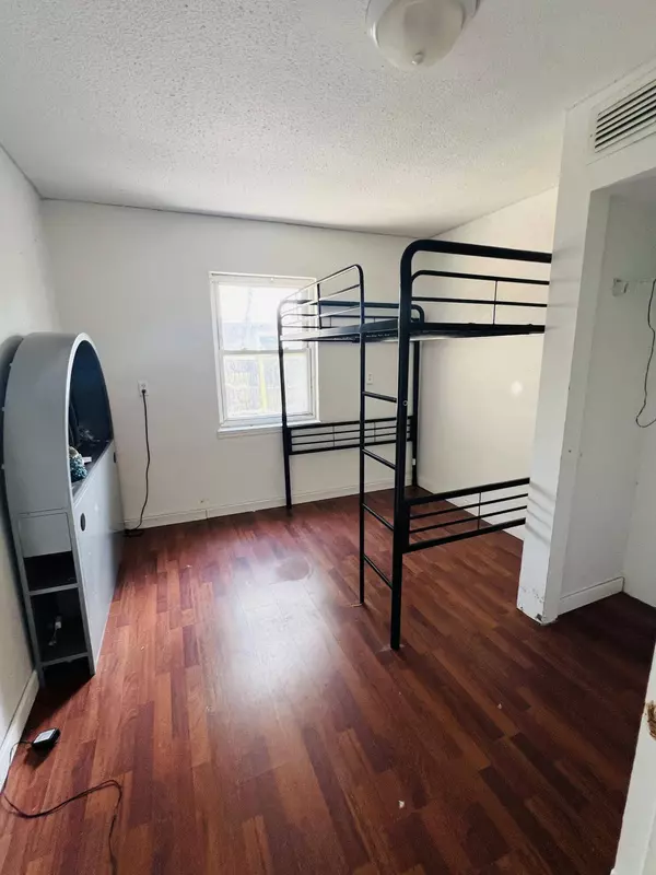 2154 Henry ST NE, Palm Bay, FL 32905