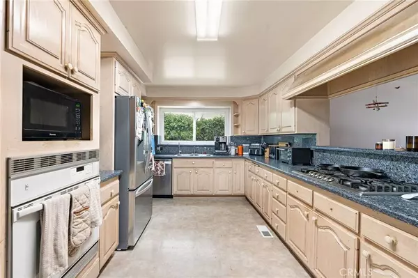 1848 N Altadena DR, Pasadena, CA 91107