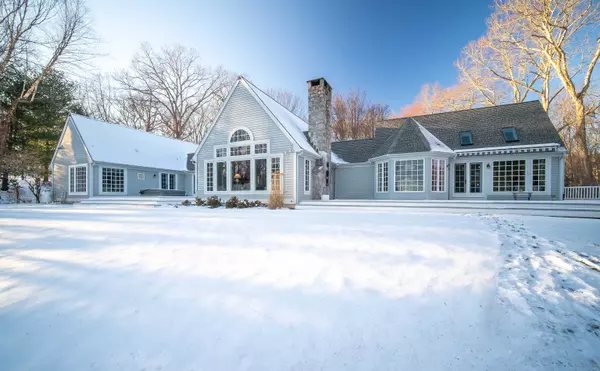 35 River Road Drive, Essex, CT 06426