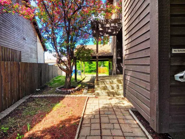 47 George CRES, Red Deer, AB T4P2K9