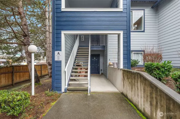 10825 SE 200th ST #A201, Kent, WA 98031