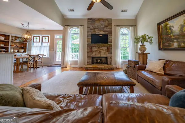 28 Roberson DR NE, Cartersville, GA 30121