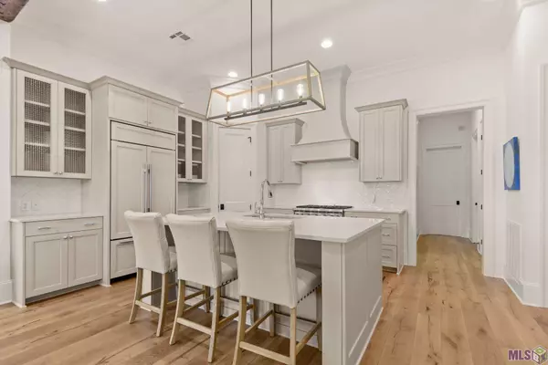 4030 LIVE OAK ALLEY, Baton Rouge, LA 70808