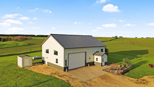 51786 220th AVE, Pine Island, MN 55963