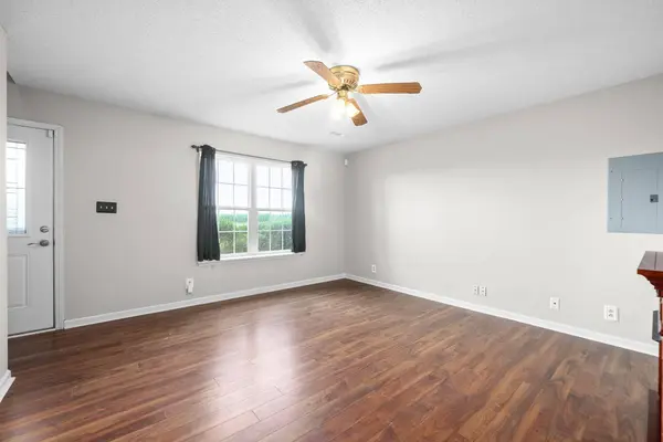 129 Bumpus Mill Rd, Oak Grove, KY 42262