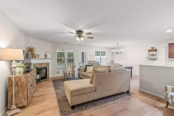 5109 Moseley DR, Clemmons, NC 27012