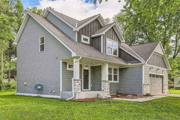 16280 Westgate LN, Eden Prairie, MN 55344