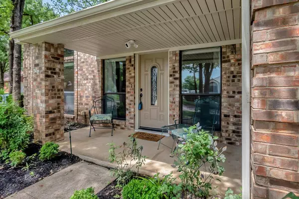 4506 Amesbury Circle, Grapevine, TX 76051