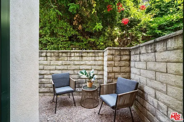 10542 Valley Spring Ln, Toluca Lake, CA 91602