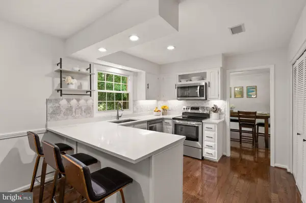 10536 KNOLLWOOD DR, Manassas, VA 20111