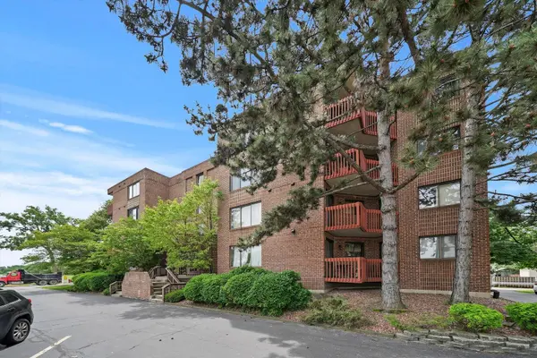 6401 Pershing RD #204, Stickney, IL 60402