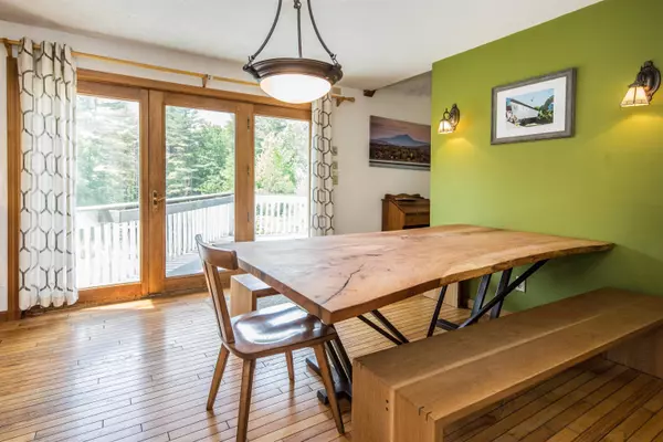 3146 Airport RD, Warren, VT 05674