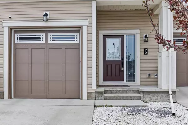 70 Hillcrest SQ SW, Airdrie, AB T4B 4H9