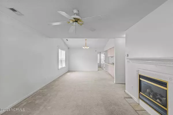 301 Winners Circle S, Jacksonville, NC 28546