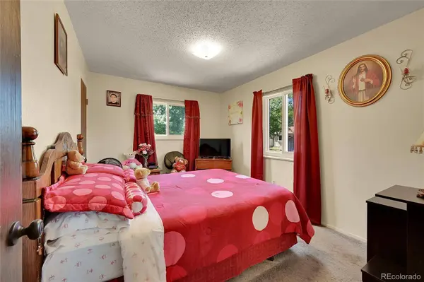 2104 Wedgewood CT, Greeley, CO 80631