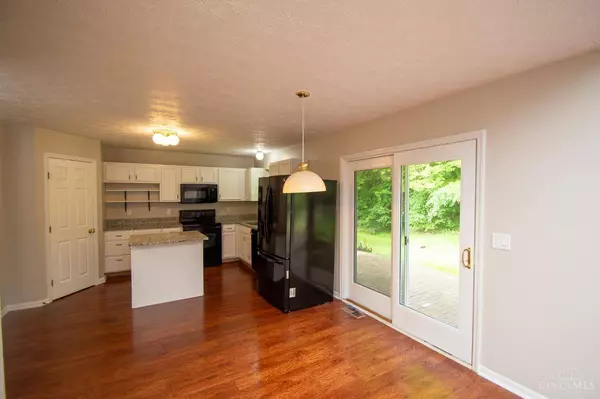 6076 Weber Oaks Dr, Miami Twp, OH 45140