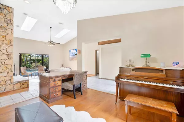 209 S LAKESHORE DR, Ocoee, FL 34761