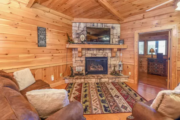 437 Keegan DR, Pigeon Forge, TN 37863