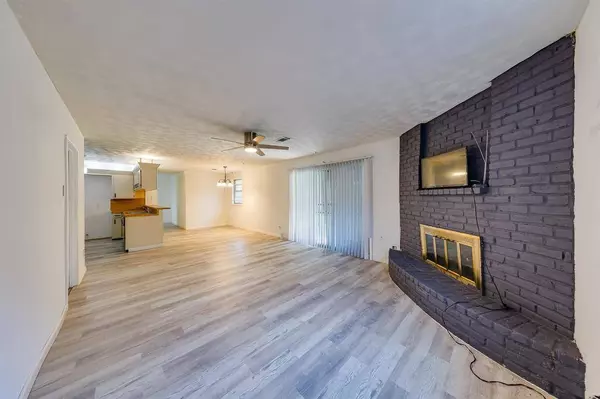 126 Outlook DR, Houston, TX 77034