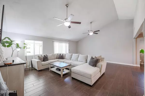 4023 E ALTA VISTA Road, Phoenix, AZ 85042