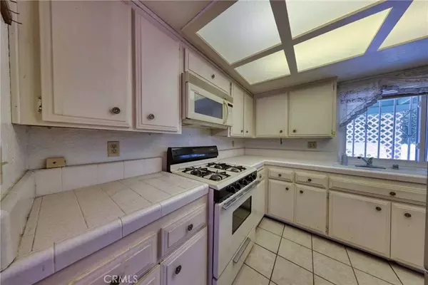 580 S Arrowhead AVE, Rialto, CA 92376