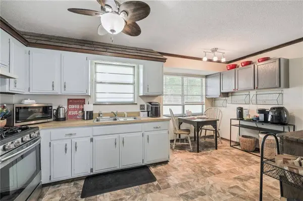 2301 S Park AVE, Oak Grove, MO 64075