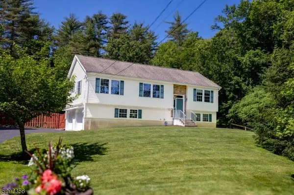 89 Deckertown Tpke, Montague Twp., NJ 07827