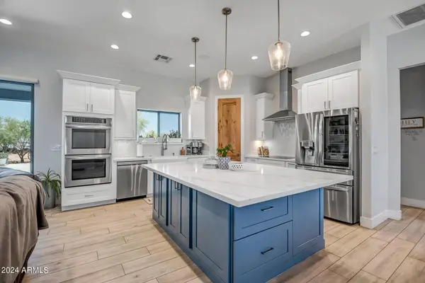 1105 E DESERT HILLS ESTATE Drive, Phoenix, AZ 85086