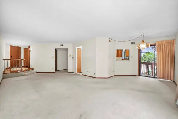 6401 Pershing RD #204, Stickney, IL 60402