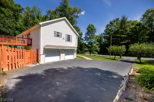 89 Deckertown Tpke, Montague Twp., NJ 07827