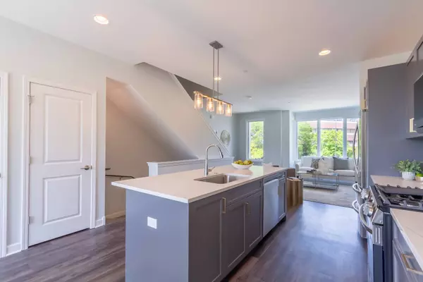 1195 Shermer RD, Northbrook, IL 60062