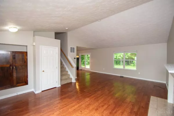 6076 Weber Oaks Dr, Miami Twp, OH 45140