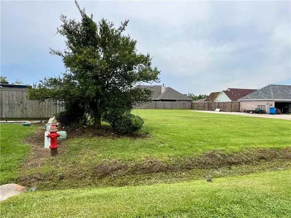 103 GENERAL TAYLOR DR, Hahnville, LA 70057