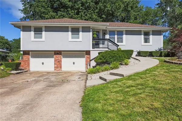 2301 S Park AVE, Oak Grove, MO 64075