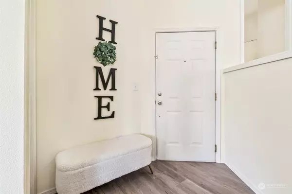 18630 NE 55th WAY, Redmond, WA 98052