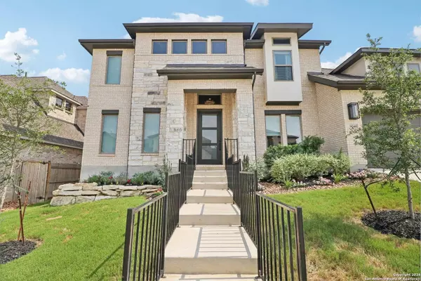 9046 IMPOSING OAK, San Antonio, TX 78255-3382