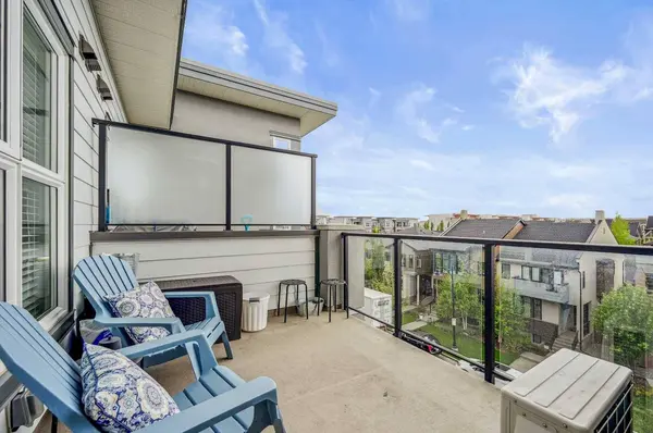 95 Burma Star RD SW #1403, Calgary, AB T3E 8A9