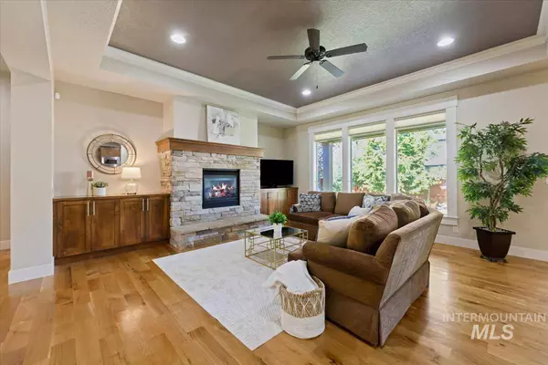 5867 N Saguaro Hills Place, Meridian, ID 83646