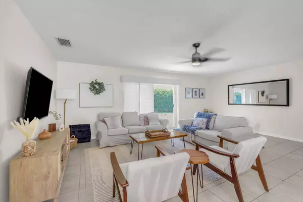 9511 Richmond CIR, Boca Raton, FL 33434