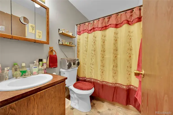 2104 Wedgewood CT, Greeley, CO 80631