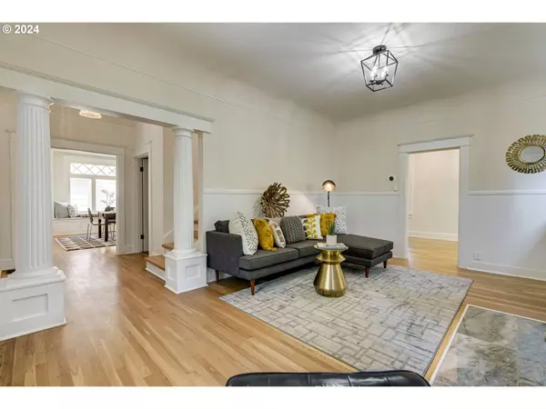 1932 SE 26TH AVE, Portland, OR 97214