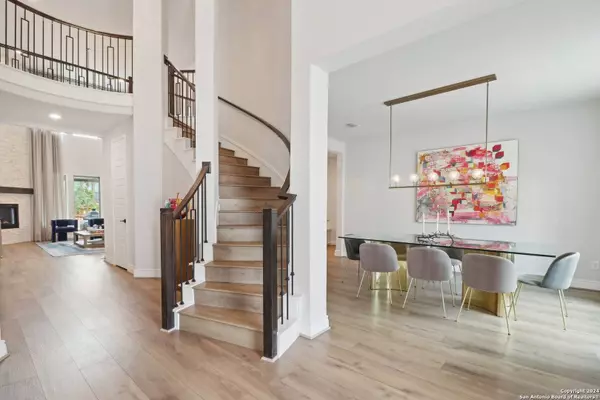 9046 IMPOSING OAK, San Antonio, TX 78255-3382