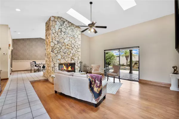 209 S LAKESHORE DR, Ocoee, FL 34761