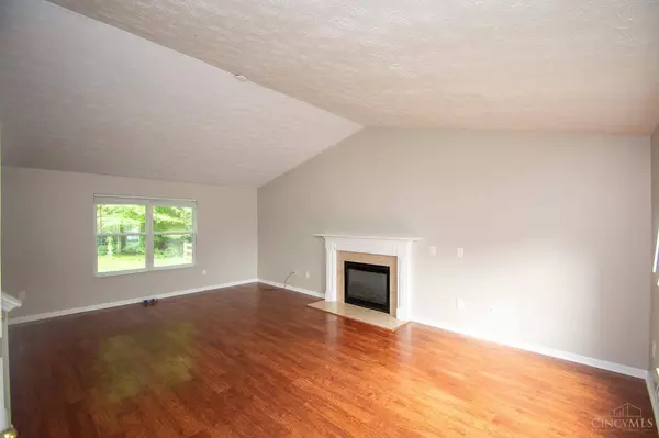 6076 Weber Oaks Dr, Miami Twp, OH 45140