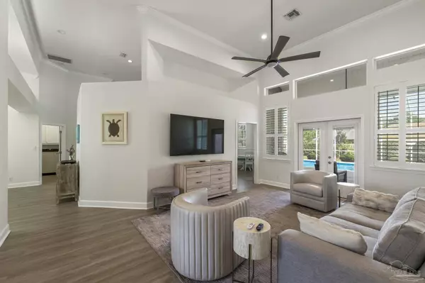 1154 Kelton Blvd, Gulf Breeze, FL 32563