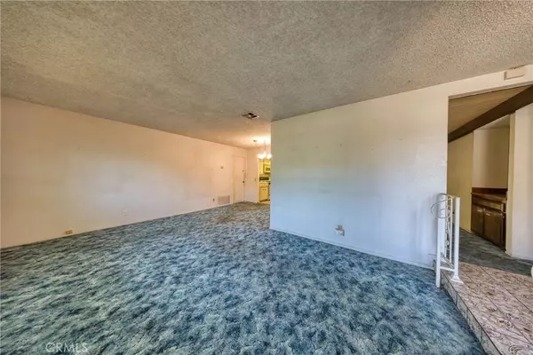 580 S Arrowhead AVE, Rialto, CA 92376