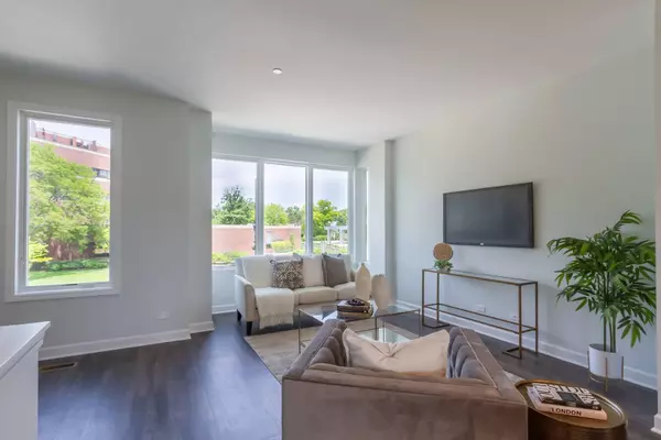 1195 Shermer RD, Northbrook, IL 60062