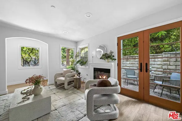 10542 Valley Spring Ln, Toluca Lake, CA 91602