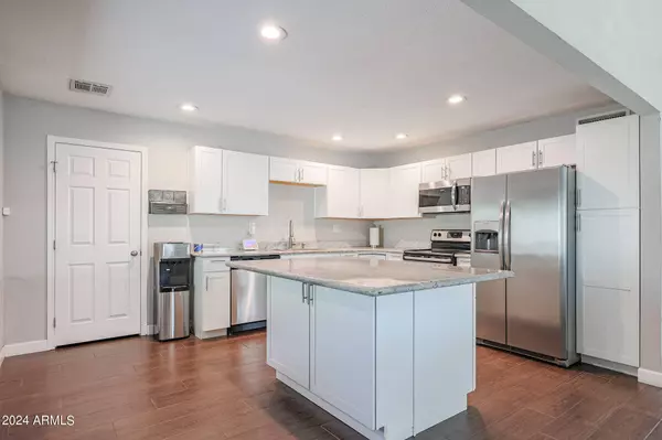 4023 E ALTA VISTA Road, Phoenix, AZ 85042